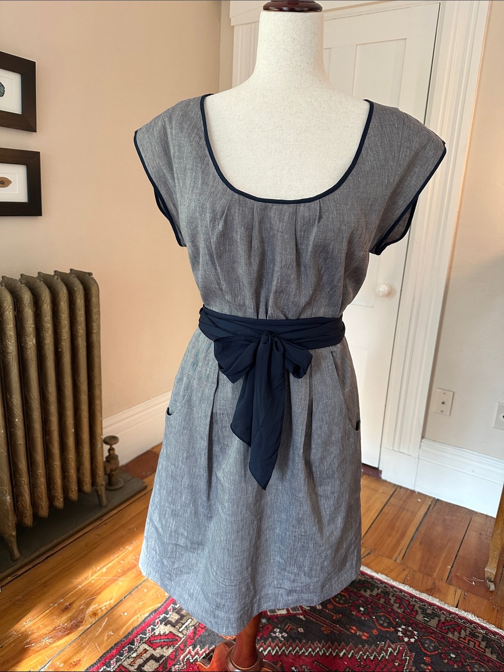 LOFT Navy/Gray Scoop-Neck Mini Dress with Navy Waist Sash